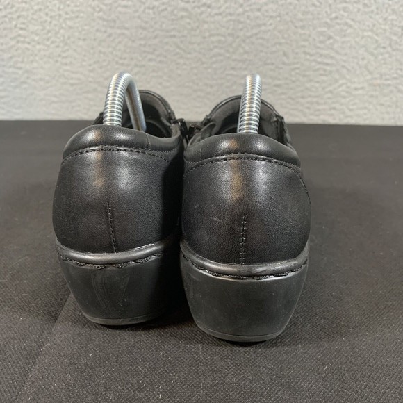 Clarks Women’s Channing Essa Black Leather Zip Comfort Loafer Bootie size 6.5 - Picture 4 of 8